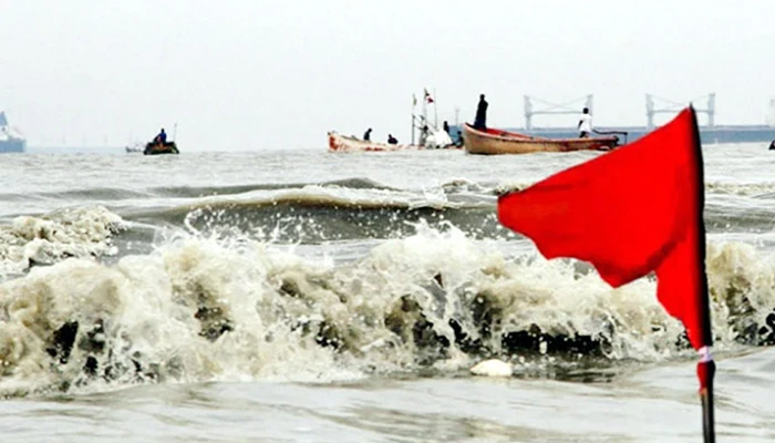 বঙ্গোপসাগরে লঘুচাপ, চার সমুদ্রবন্দরে তিন নম্বর সতর্ক সংকেত
